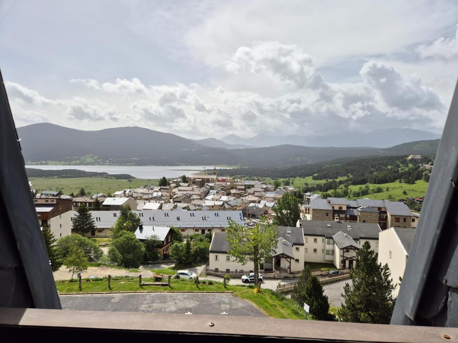 Studio Avec Loggia Les Angles - Superbe Vue Sur Lac Et Montagnes Kültér fotó